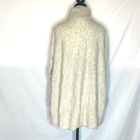 Garnet Hill Cashmere  Wool Oversized Kangaroo Pocket Turtleneck Sweater - Picture 7 of 10